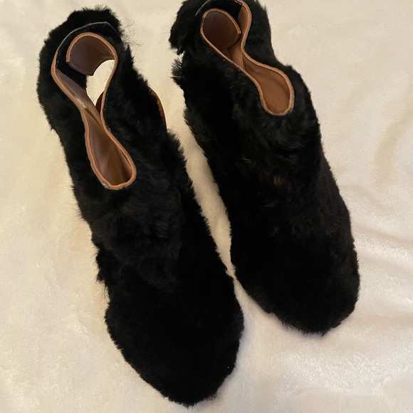 Rare, vintage A Detacher Leni dark fur Booties NWOT - Picture 2 of 16